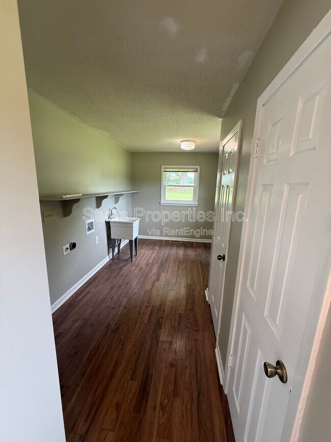 Building Photo - 3575 Co Rd 154