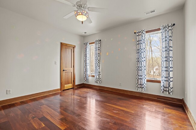 Building Photo - Luxurious 5-Bed Sanctuary with Scenic View...