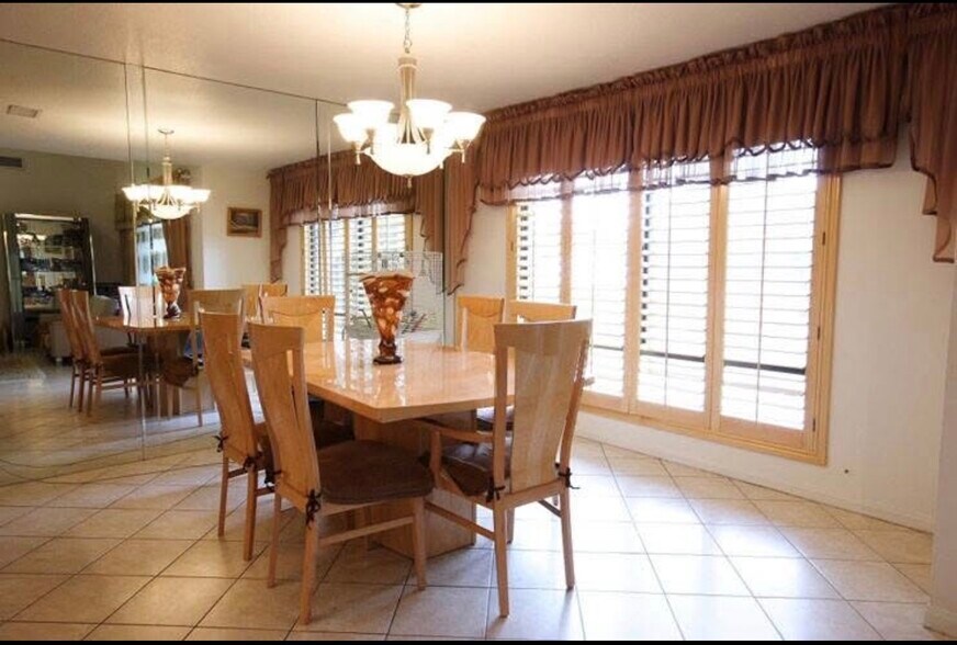 Building Photo - 4500 Whitsett Ave