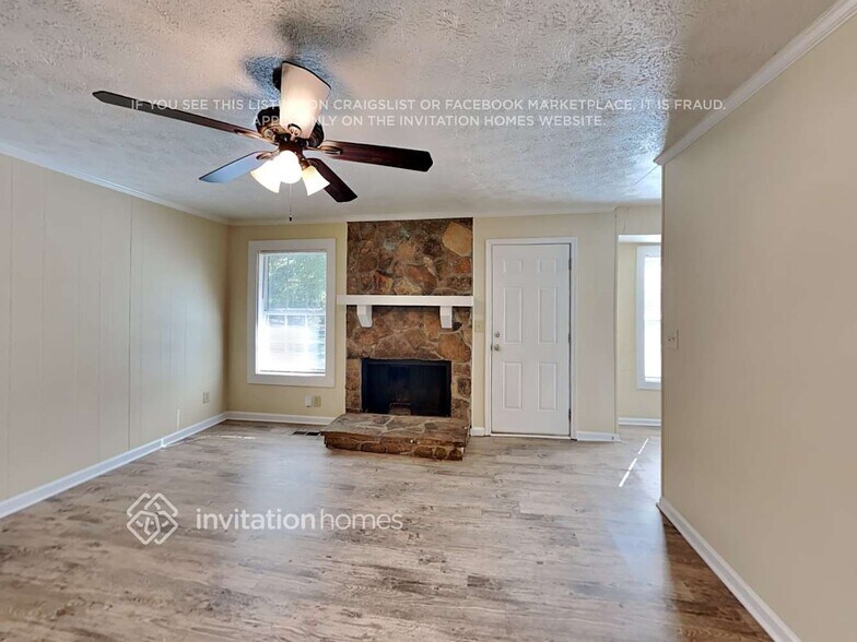 Building Photo - 2907 Spring Lake Dr
