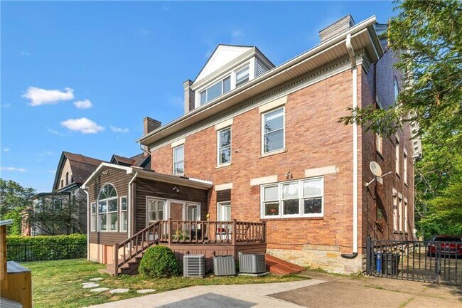 Building Photo - 1084 Shady Ave