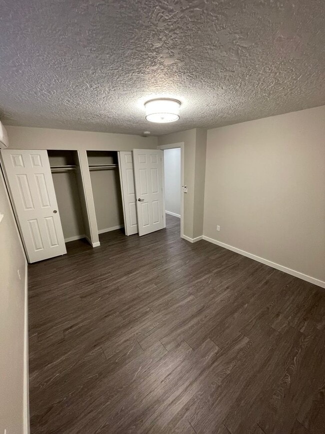 Building Photo - 61464 Little John Ln