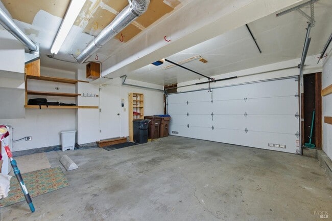 Building Photo - 12 Byron Cir