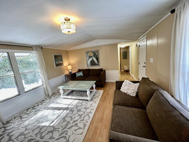 Building Photo - 50 Mandalay Dr