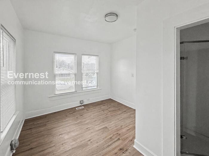 Building Photo - 1515 36th Pl N