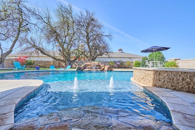 Building Photo - 13300 SW 38th St