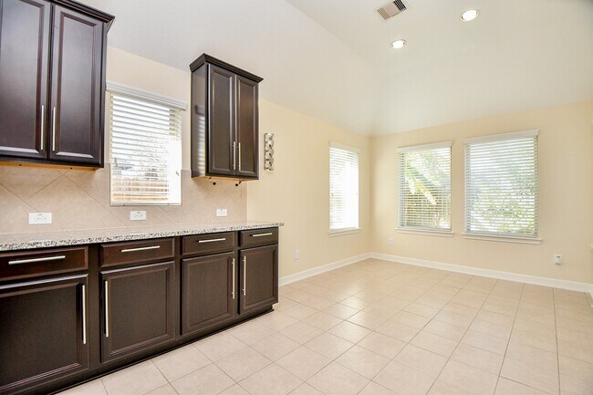 Building Photo - 8223 Summer Lake Pass Ln