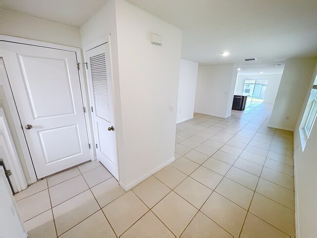 Building Photo - 12159 White Cypress Pl
