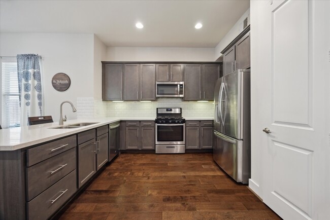 Building Photo - 8806 Hollister Pine Ct