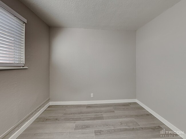 Building Photo - 308 Grape St