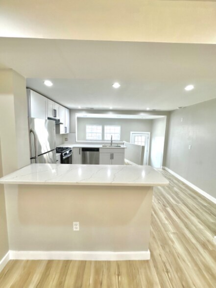 Building Photo - 266 St Helena Ave