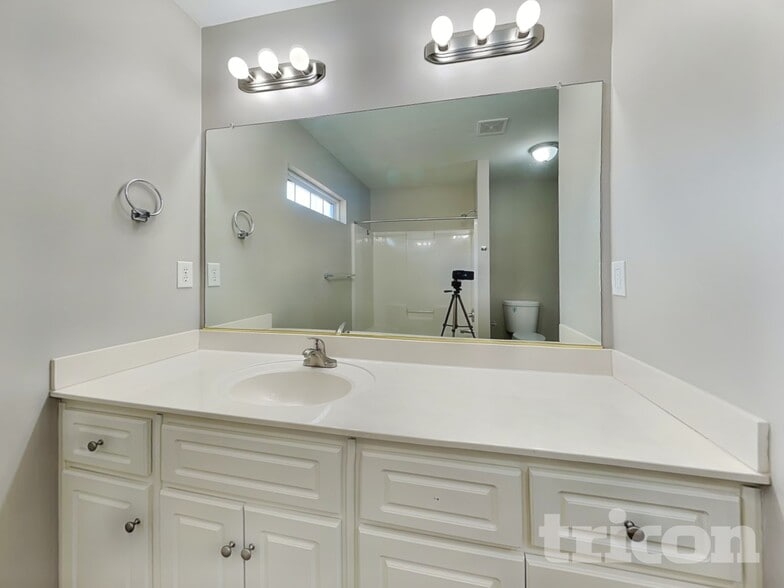 Building Photo - 1338 Wendell Ln