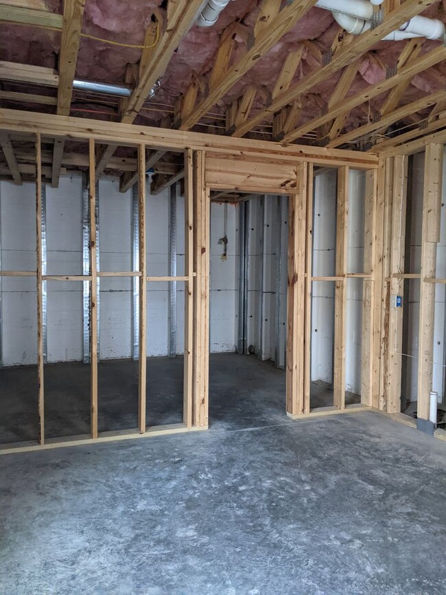 Building Photo - Weaverville Rental!