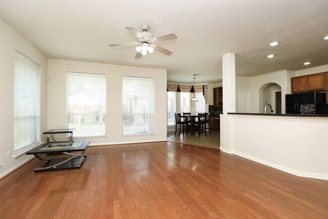 Building Photo - 6523 Trenton Lake Ln