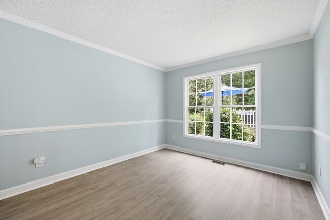 Building Photo - Three-Bedroom Home with Pool in Garner