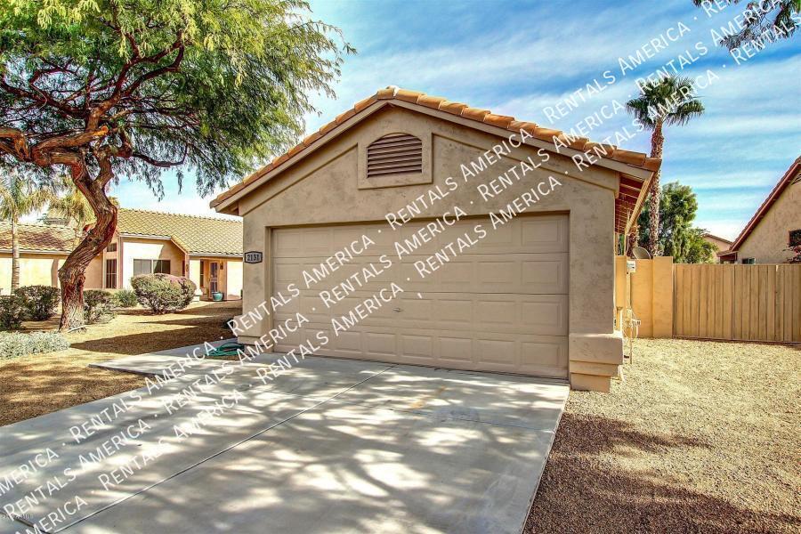 Building Photo - 2131 S Navajo Way