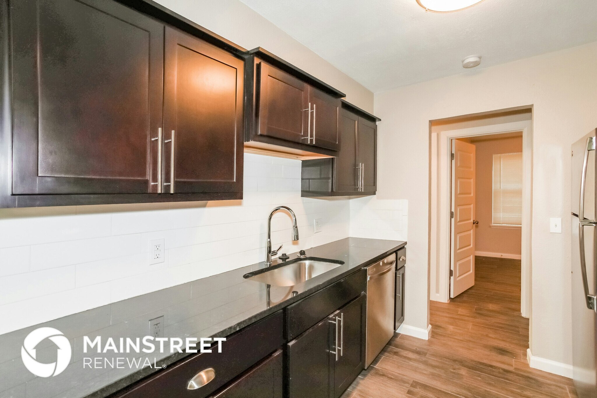 Building Photo - 8917 S Hillcrest Dr