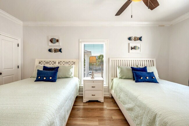 Building Photo - 2825 Scenic Hwy 98