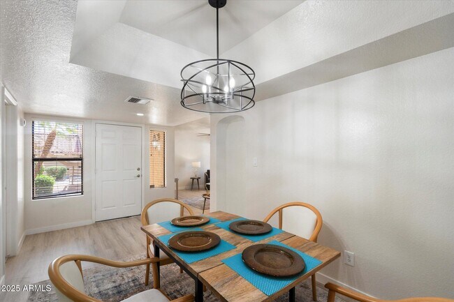 Building Photo - 8787 E Mountain View Rd