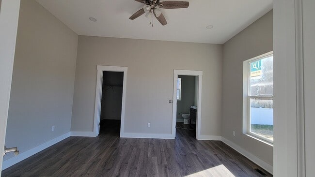 Building Photo - 405 Sugar Maple Ln