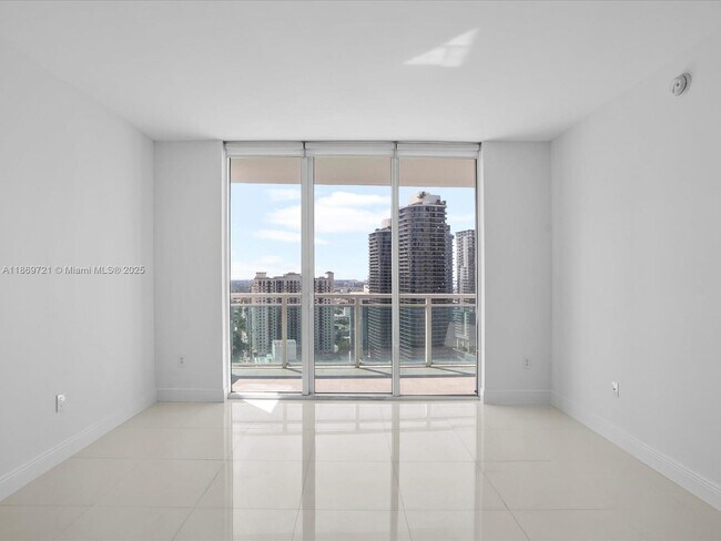 Building Photo - 951 Brickell Ave