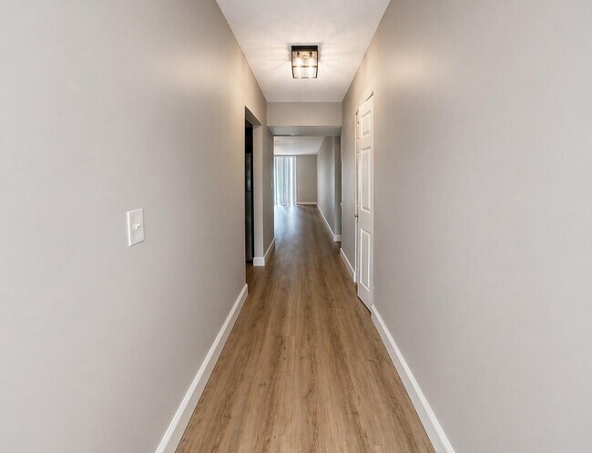 Building Photo - 370 NW 76th Ave