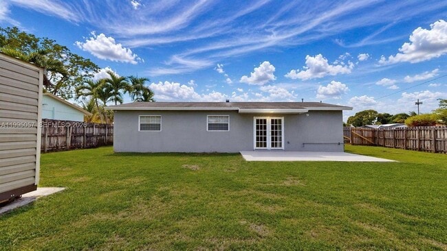 Building Photo - 15305 SW 104th Ave