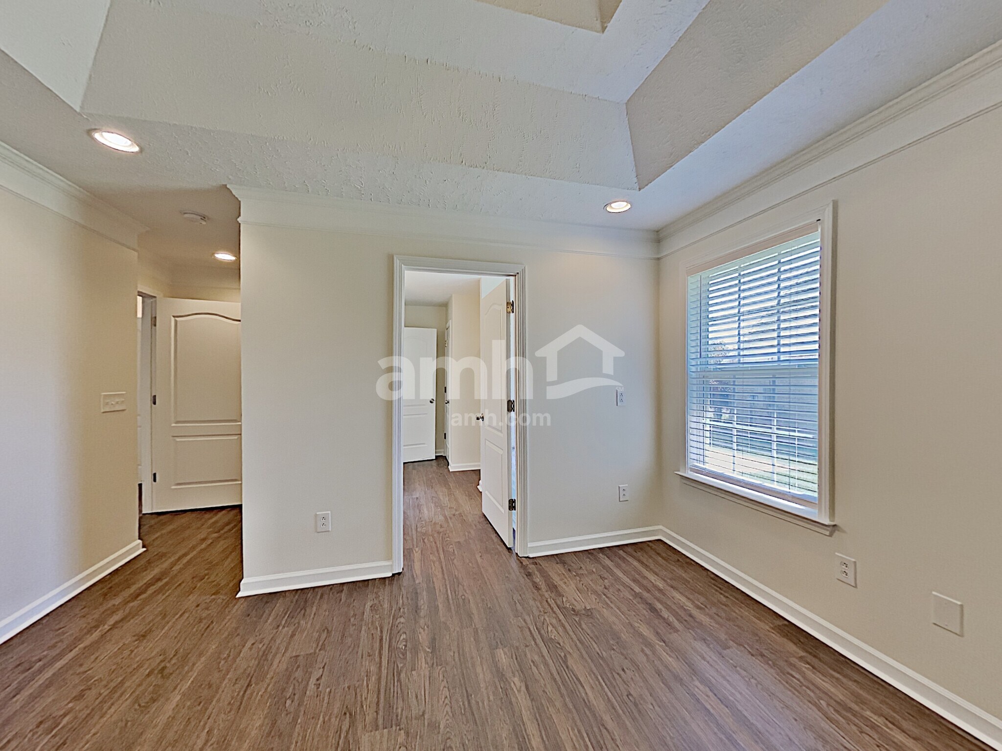 Building Photo - 2020 Isis Ct