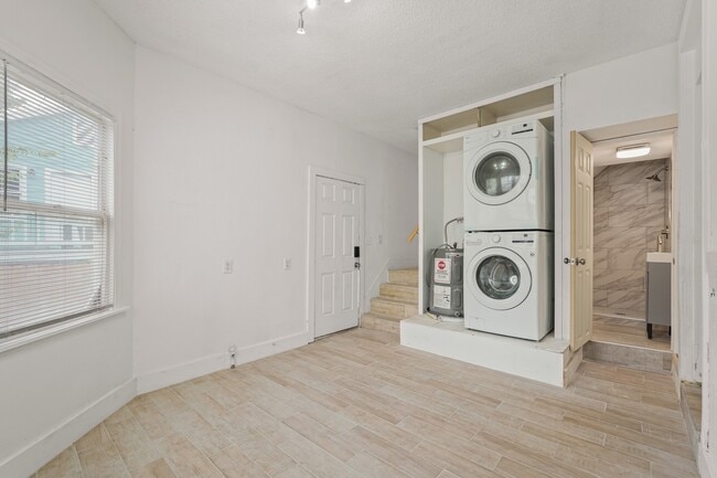 Building Photo - 1415 Church St