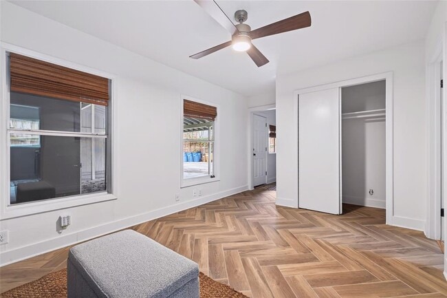 Building Photo - 1706 Palma Plaza