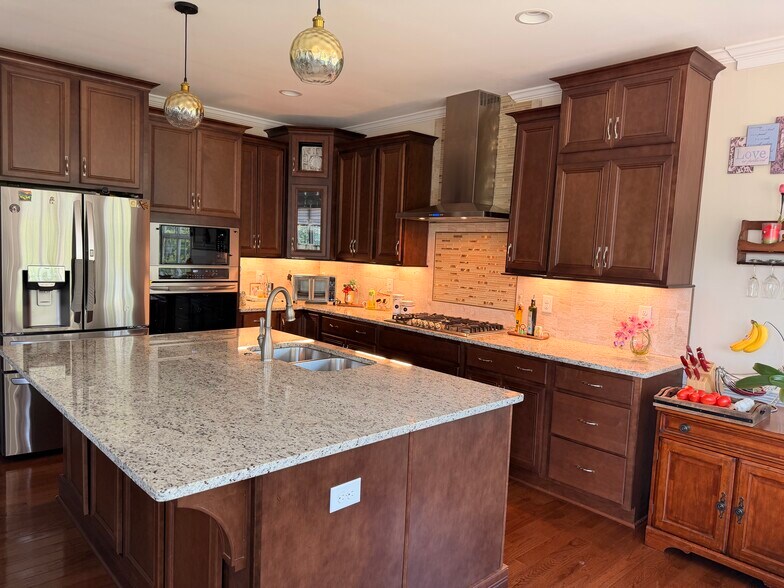 Building Photo - 5036 Parkland Dr