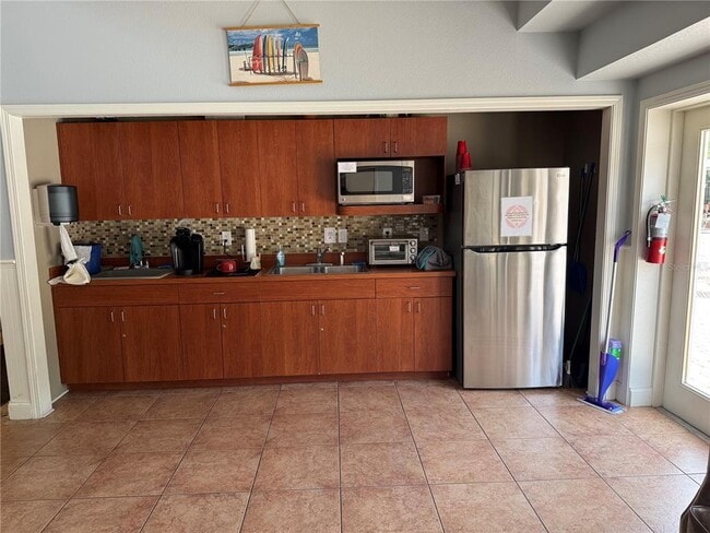 Building Photo - 30316 Elderwood Dr
