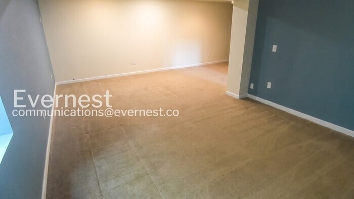 Building Photo - 250 Opal Ct