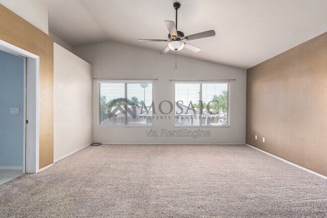 Building Photo - 1935 W Mockingbird Dr