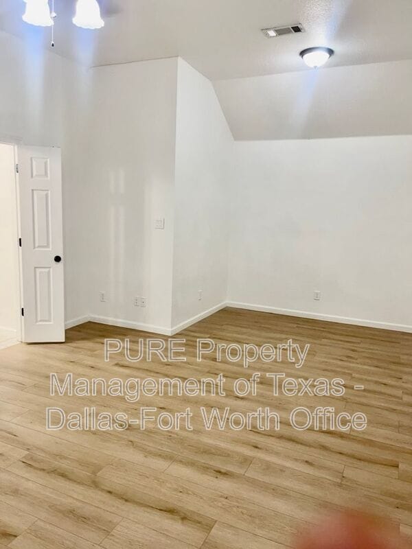 Building Photo - 3507 Blue Forest Dr