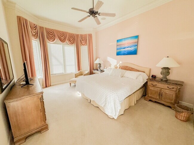 Building Photo - "Luxurious 3-Bedroom Bradenton Retreat with Granite Elegance & Guest Suite -