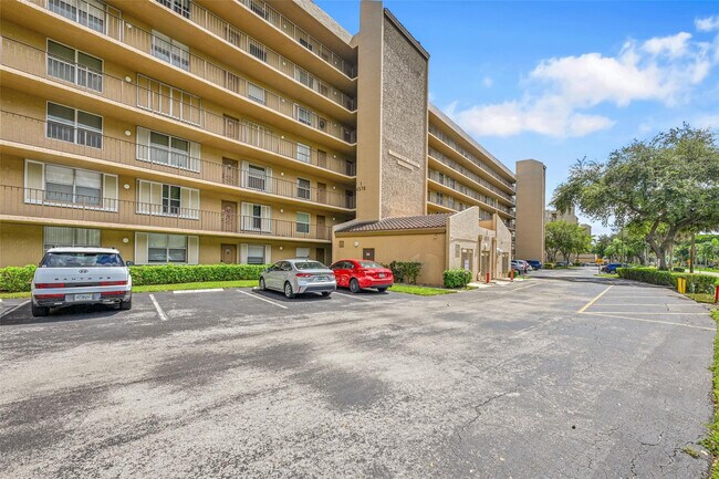 Building Photo - 4570 NW 18th Ave