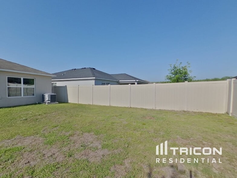 Building Photo - 3252 Eagle Hammock Cir
