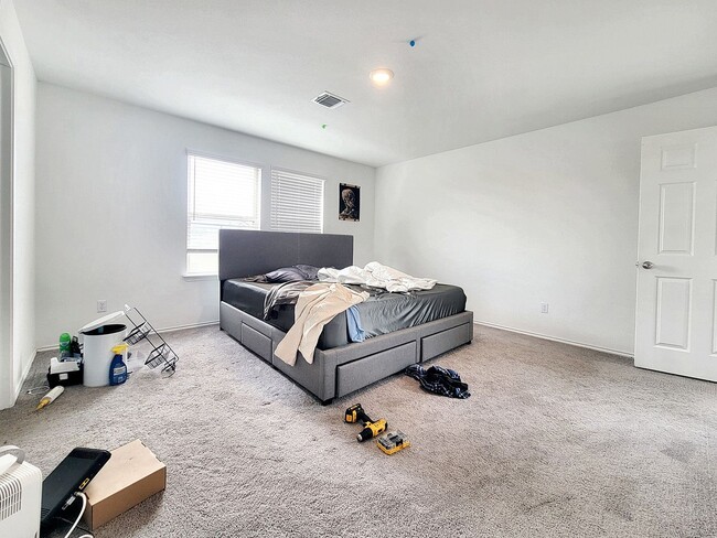 Building Photo - 517 Sour Cherry Ln