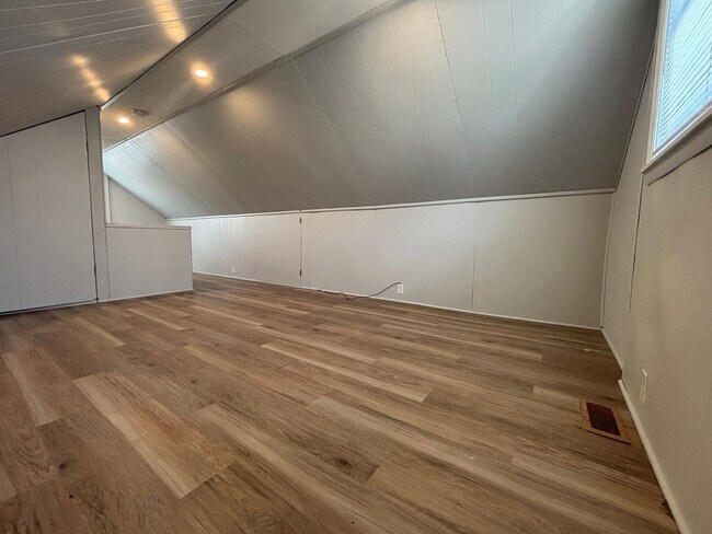 Building Photo - 4670 E 90th St
