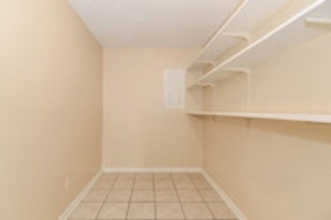 Building Photo - 30 Dove Ct