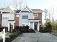 Building Photo - Dawsonville Townhome - 3 bed/2.5 Bath - Gr...