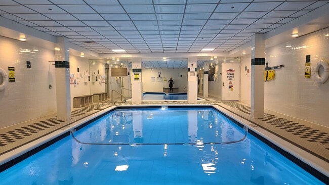 Building Photo - 518-536-536 Gregory Ave