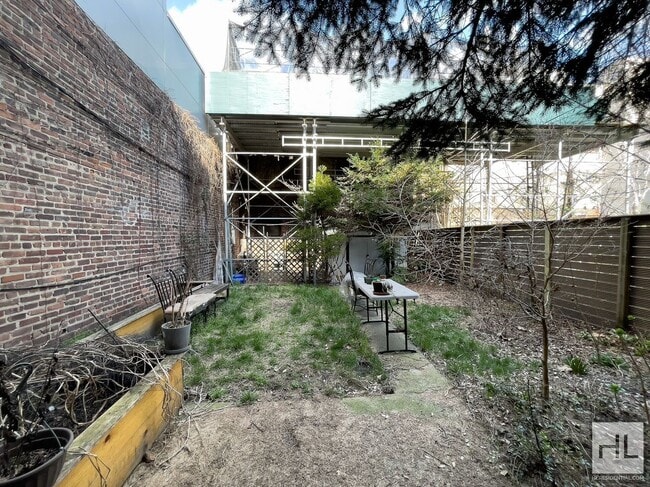 Building Photo - NORTH 9 STREET / Williamsburg / Spacious 1...
