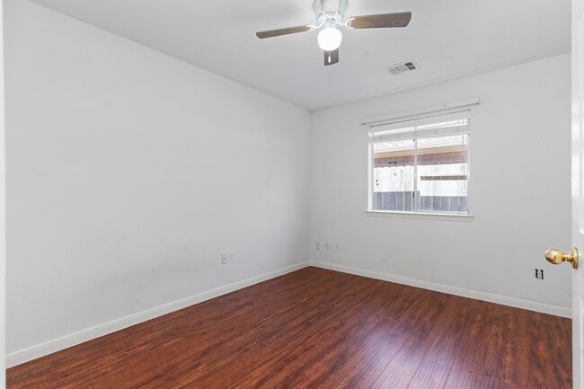 Building Photo - 10415 Courtley St