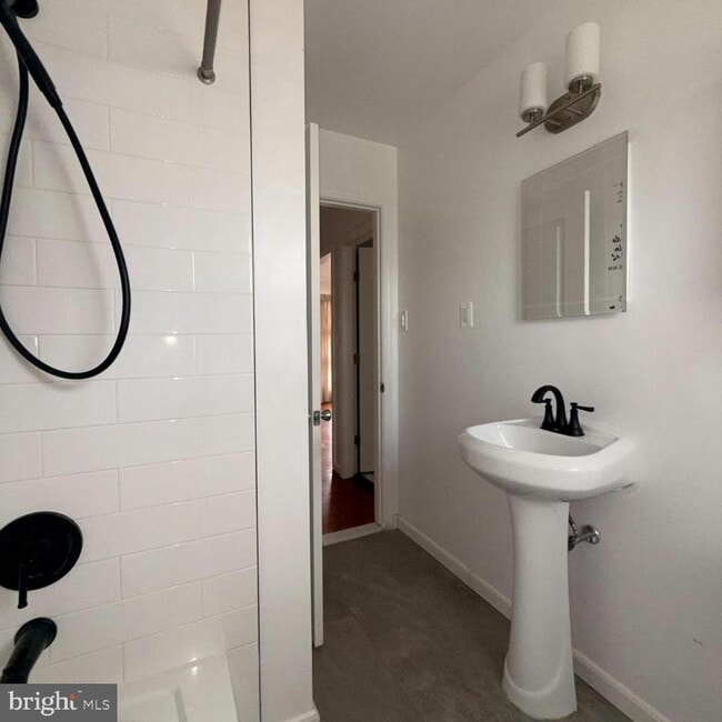 Building Photo - 8918 Virginia Ave