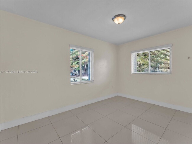 Building Photo - 6510 SW 63rd Ct