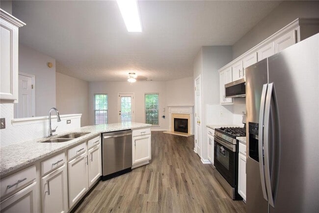 Building Photo - 649 Kenridge Dr