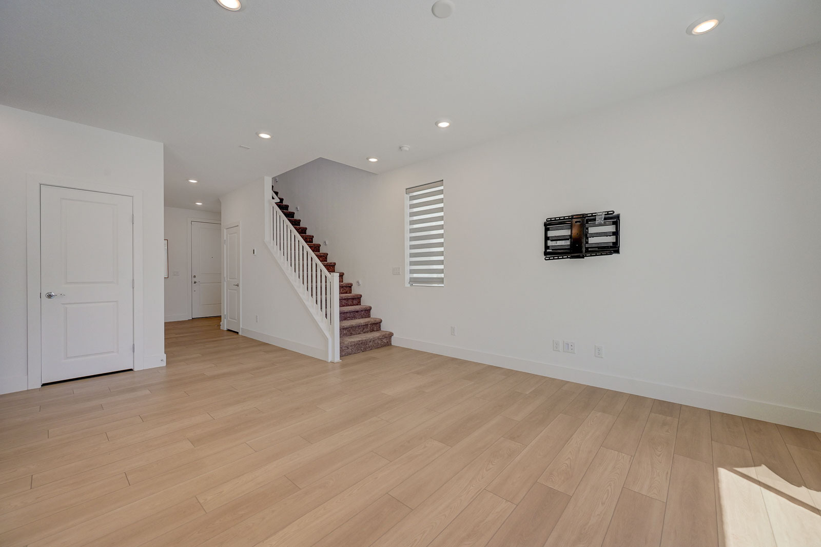 Building Photo - 5927 W Frias Ave