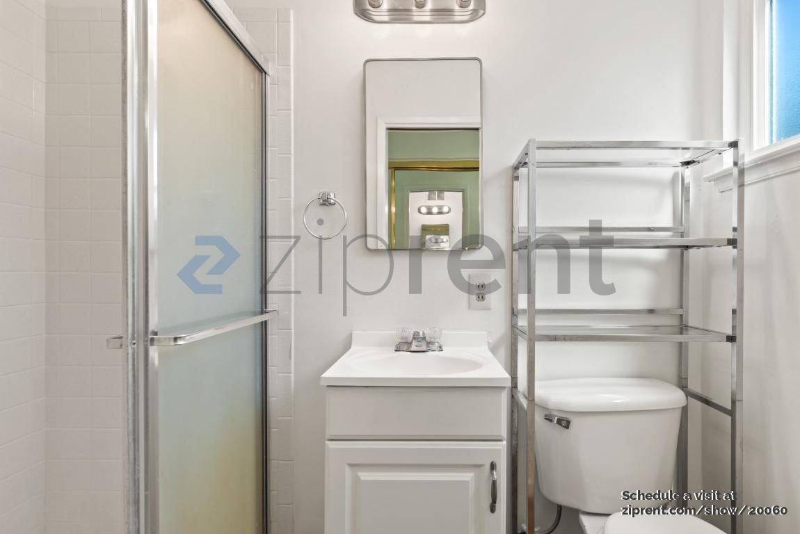 Building Photo - Unit
